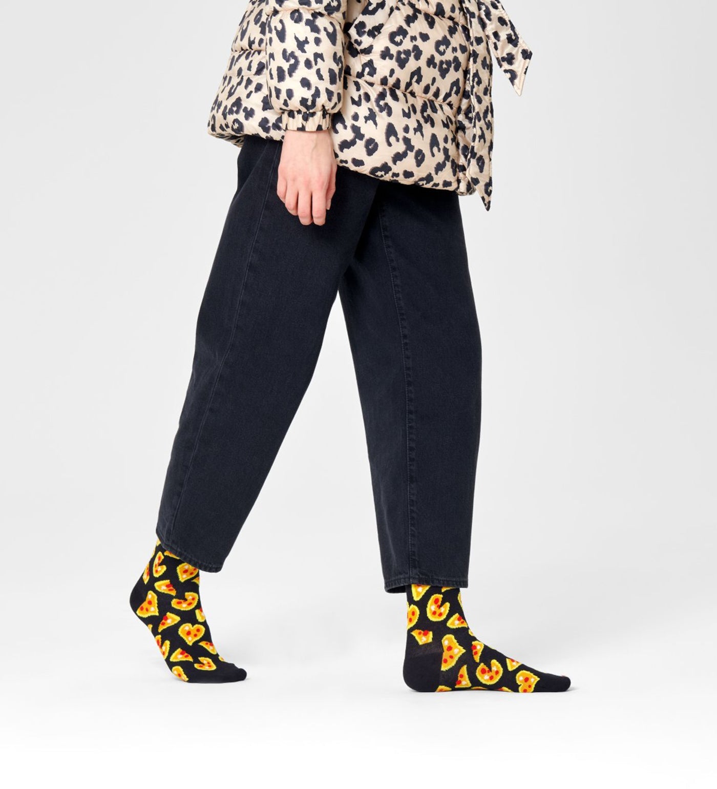 Bright, colorful Happy Socks pizza love crew socks for women and men, featuring fun pizza patterns and vibrant design.