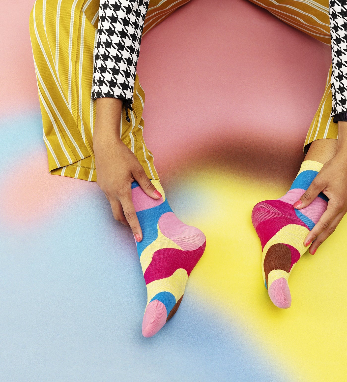 Colorful Alice Calf Length Socks for Women by Happy Socks, featuring playful patterns and comfortable fit.