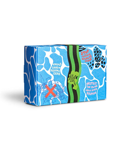 Colorful WWF-themed crew socks gift set for women and men, featuring vibrant patterns in a 4-pack.